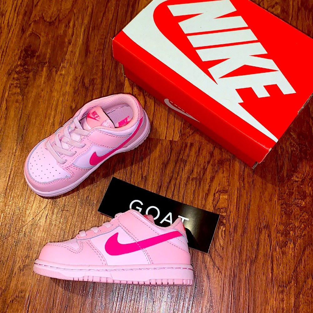 Nike Triple Pink